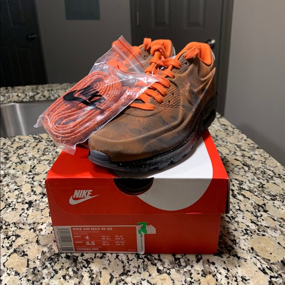 AIRMAX 90 - MARS LANDING